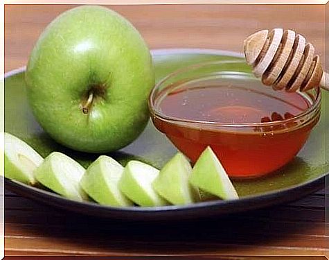 Firming face masks with apple and melon