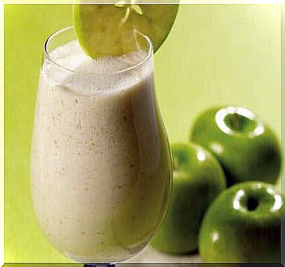 Smoothie with apple