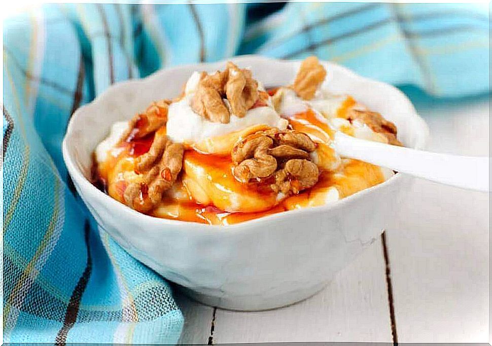 Snacks to keep on hand: yogurt with nuts