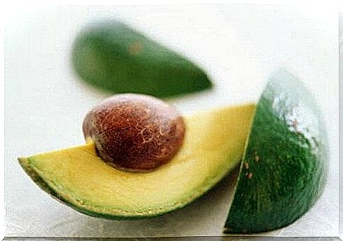 9 reasons to eat the avocado pit