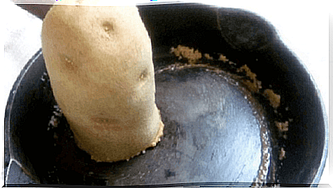 Pan Cleaning with Potato