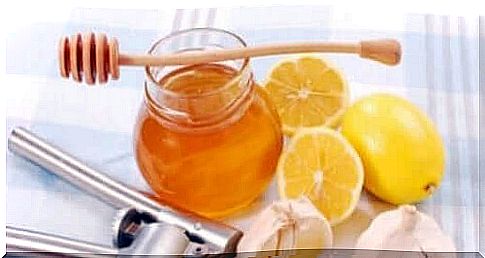 Lemon and honey as a remedy