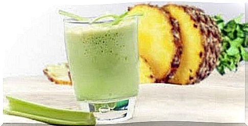 Smoothie with pineapple and celery