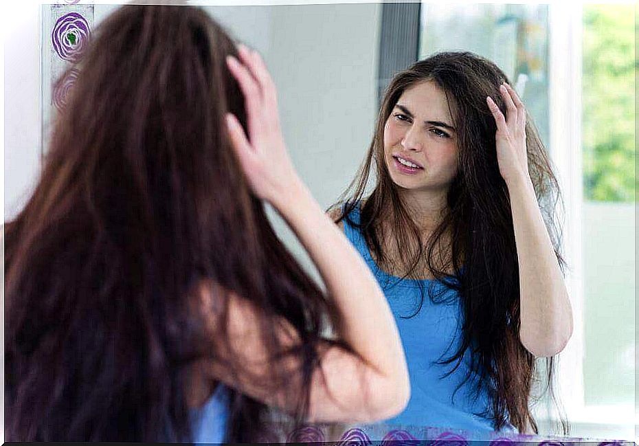 Prevent frizzy hair with some natural solutions