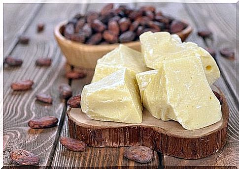 Reduce stretch marks with cocoa butter