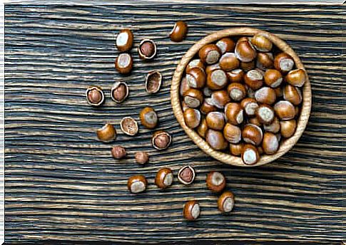 Some hazelnuts in a bowl