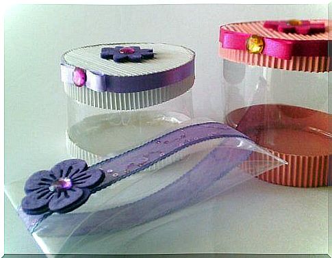 Gift boxes made of plastic bottles