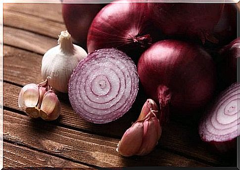 Red onions and garlic