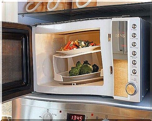 Using a microwave is harmful to health